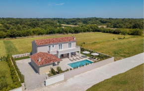 4 Bedroom Gorgeous Home In Zminj
